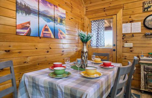 Serenity, A Rustic Log Cabin Retreat - Foto 16