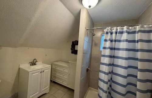 Downtown, 5-bed, 3-bath, 3-level - Foto 23