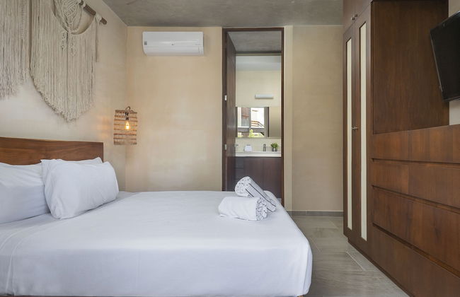 Luxury and Family condo in La Veleta - Photo 8