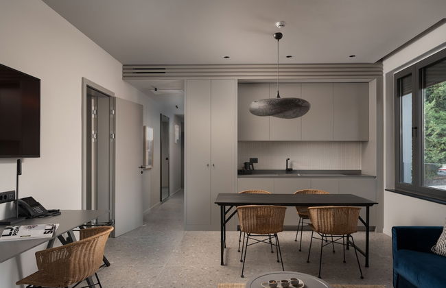 La Vista Suites - Photo 26