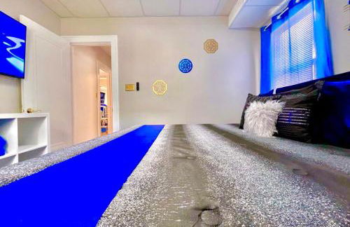 The Sapphire Haven - Your Old Brooklyn Oasis Awaits Families, Couples, Business Travelers Near Downtown With Parking, 300 MB WiFi & Self Check-In - Foto 28