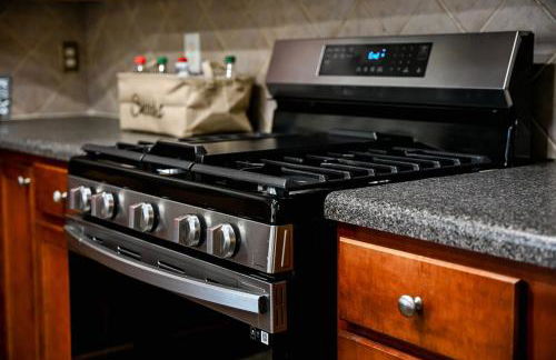 Modern 5BR Retreat with Office Fully Furnished - Foto 42