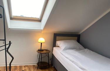 Komfortables Apartment, Ihr Zuhause auf Zeit mit 3 Schlafzimmern, 2 Balkonen, Netflix & 24h Check-In - Foto 1