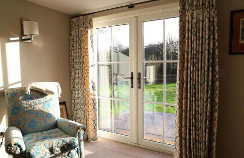 Beautifully refurbished 3 bedroom cottage - Foto 1