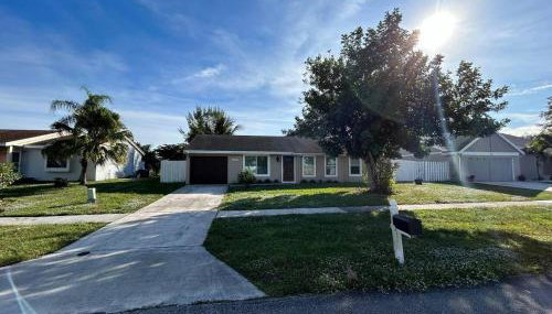 Master Bedroom w Pvt Bath in shared home - Foto 2
