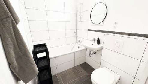 Ausgestattete Wohnungen für Monteur-Teams mit kostenlosem Parkplatz, WIFI, TV, Waschmaschine, Küche, Balkon, Restaurants und Supermarkt - Foto 5