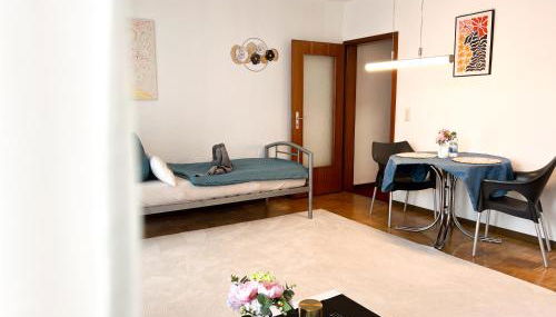 Helle 2 Zimmer Wohnung mit Balkon gemütlich & zentral - Foto 4