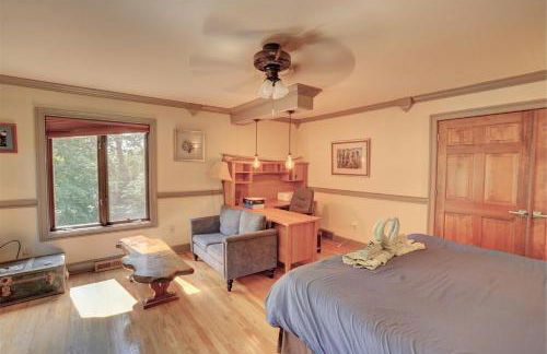 Saratoga Lake Boathouse Retreat - Photo 31