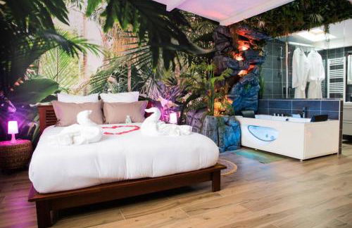 SECRET SUITE "Jungle" - Jacuzzi privatif - Gare RER C - Proche Paris - Foto 12