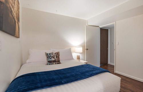 Lakefront Home Private Dock with Main Channel View - Foto 26