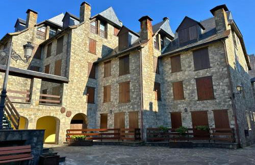 Caldares Exclusivo Ático en El Pueyo de Jaca - Foto 45