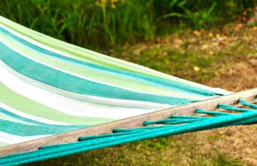 Cosy Hampshire Barn Getaway, Large garden alongside a stunning river - Fire Pit, BBQ, Outdoor seating - Country walks & Pubs - Foto 35