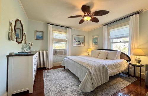 Big New England Family Home; walk to beach, shops - Foto 61