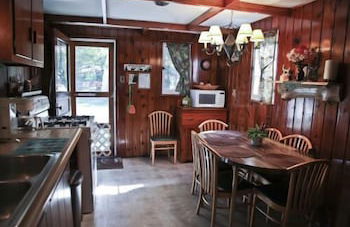 #4 - Loon's Landing 2 Bedroom Cabin by RedAwning - Foto 7