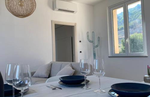 Incanto sul mare con enorme terrazza e piscina - Foto 13