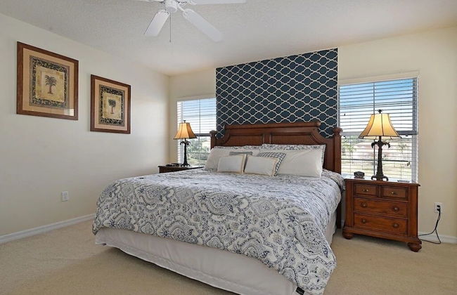 Luxury Villa With Large Private South Facing Pool 4 Bedroom Townhouse by RedAwning - Photo 3