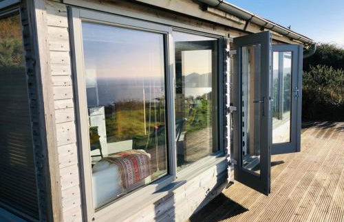 Romantic cliff top chalet at Whitsand Bay beach - Photo 35
