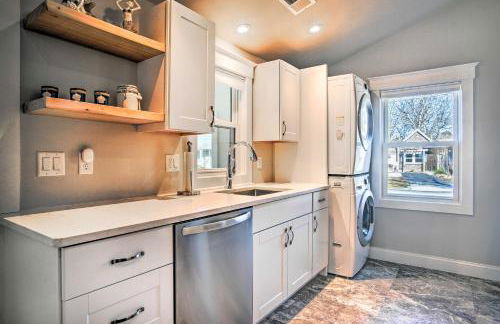 Walk to Shore Updated Buzzards Bay Cottage! - Foto 8