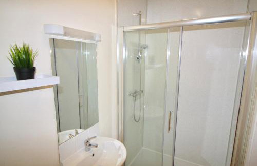 AmberBlue@Epsom - Photo 42