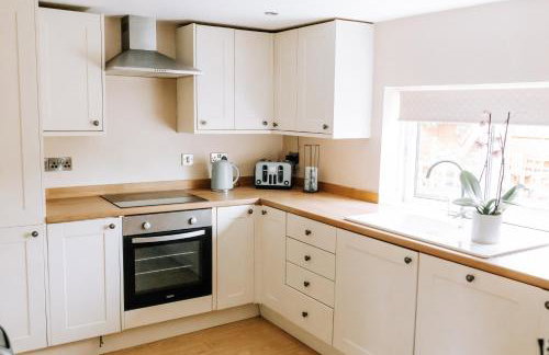 NEW Thirsk Stays - Herriot's Hideaway - Photo 8