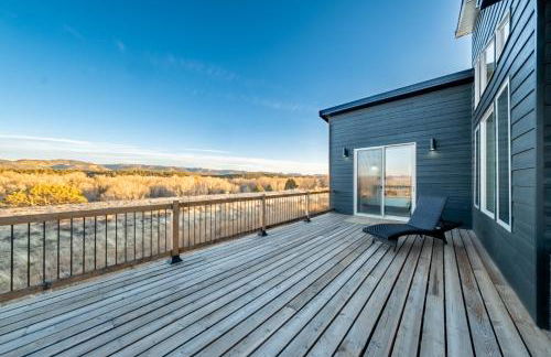 Brycegate Retreat. Stunning Views. Modern Comforts. - Photo 41