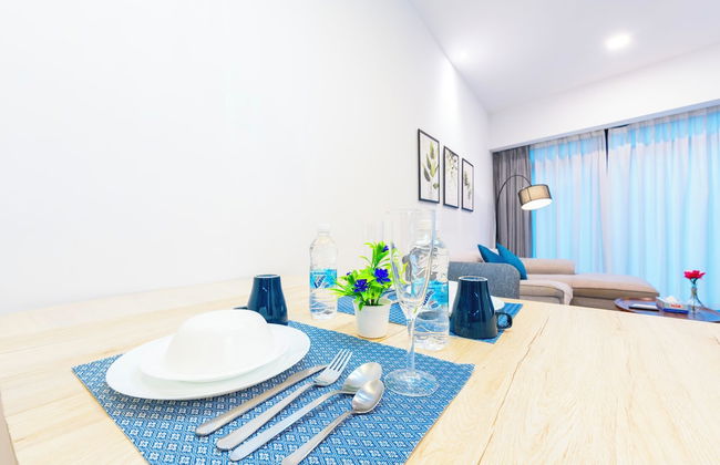 Moonway Luxury Suites At Eaton Residence - Photo 46