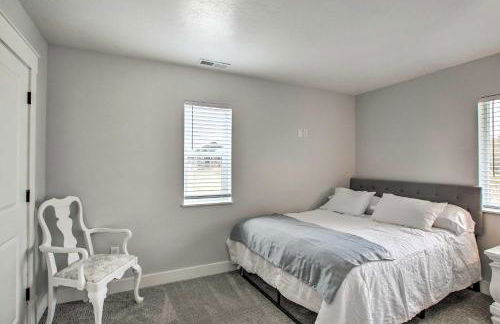 Cozy and Chic Abode about 11 Mi to Bloomington Lake - Foto 23