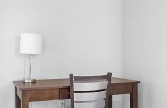 2BR Balcony Suite Gym & Pool Downtown at CityWay - Foto 33