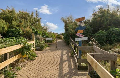 Stone's throw from beach and forest, stunning country walks - Foto 36