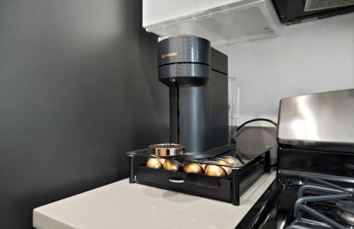 The Turquoise Lounge - Chic 2BR Beach view Pool, Sauna - Foto 30