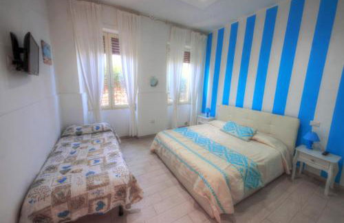 ### Appartamenti sulla SPIAGGIA al POETTO ### - Foto 3