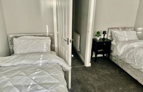 Luxurious Wolverhampton Retreat with 4 Bedrooms - Foto 6