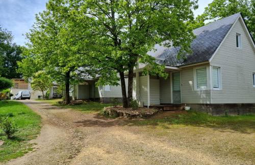 Les Chalets de SAUMUR, Piscine & Parc boisé, 100m du CadreNoir - Foto 17