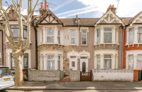 4 Bed House - Sleeps 8 - Garden Pets Wifi - Foto 27