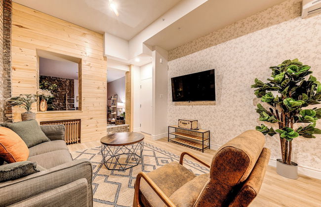 Bohemian Vieux Quebec Two Bedroom - Photo 16