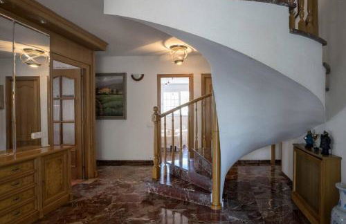 Basketball court, pool, BBQ, gardens, seaviews - Foto 20