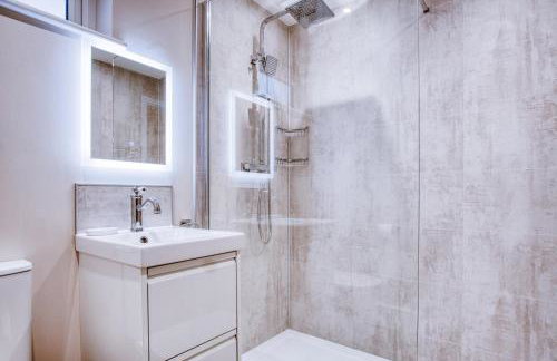 Waterfront 1 - 1 Bedroom Apartment - Wisemans Bridge - Foto 16