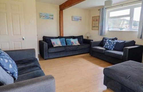 Court House Farmhouse - Photo 7