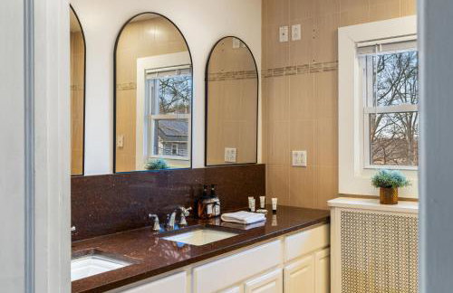 5BR Home Minutes to NYC and FIFA 2026 Sleeps 16 - Foto 50