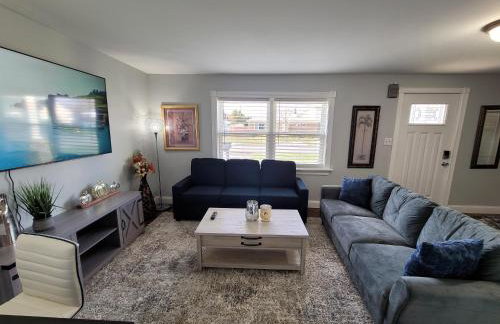 Nice house with private parking, king bed fenced yard - Foto 40