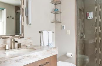 Sandbar Cedar Cottage on Lake Leelanau - Foto 44