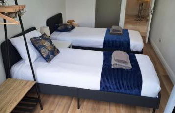 NEW 3 bedrooms Flat in Ashford near Heathrow - Foto 17