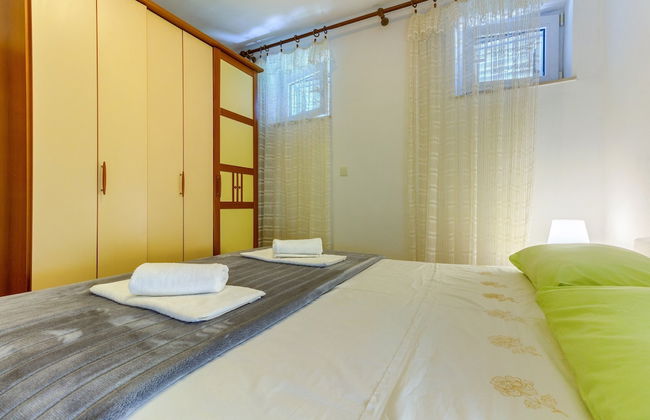 2-bdr apt With Shared Garden, 3 min Walk to Beach - Foto 8