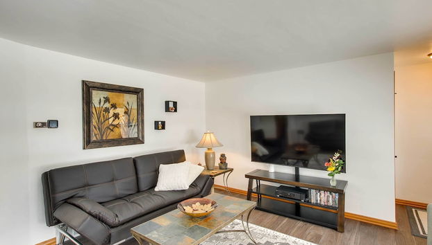 Walk to Lambeau Field: Green Bay Retreat - Photo 3, Interior