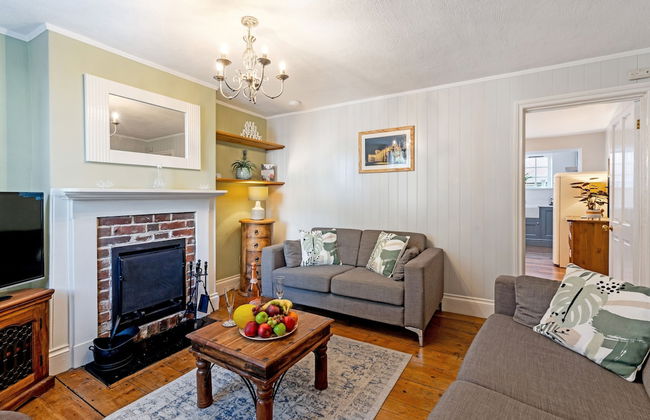 No. 32 Upper High Street WestgateCottage - Photo 1