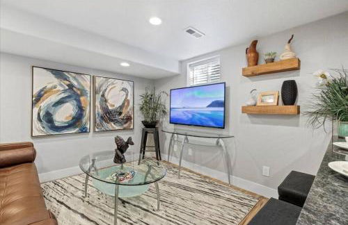 Whole House Relaxing Oasis by Fitzsimmons Campus - Photo 35