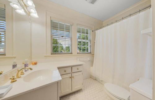 Group Getaway in a Grand Historic Home 15 minutes to Fort Benning Sleeps 10 - Foto 19
