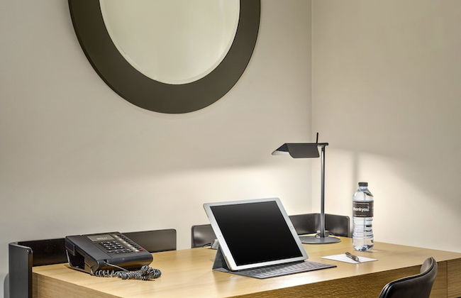 Quest Docklands - Photo 8