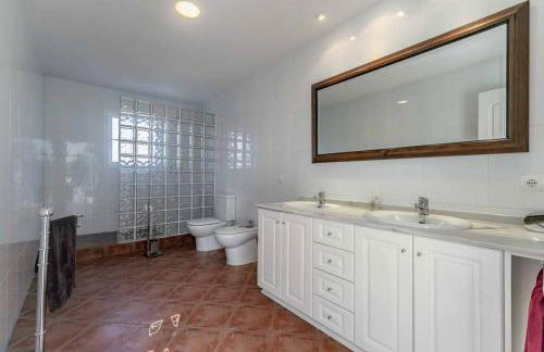 49-Exclusive Villa With Private Pool & Breathtaking Views in Mijas! - Photo 46