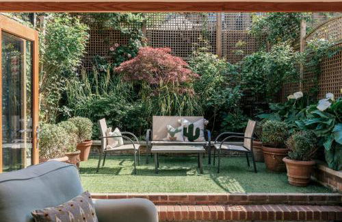 Beautiful Ground Floor Apartment Plus Private Garden - Photo 2